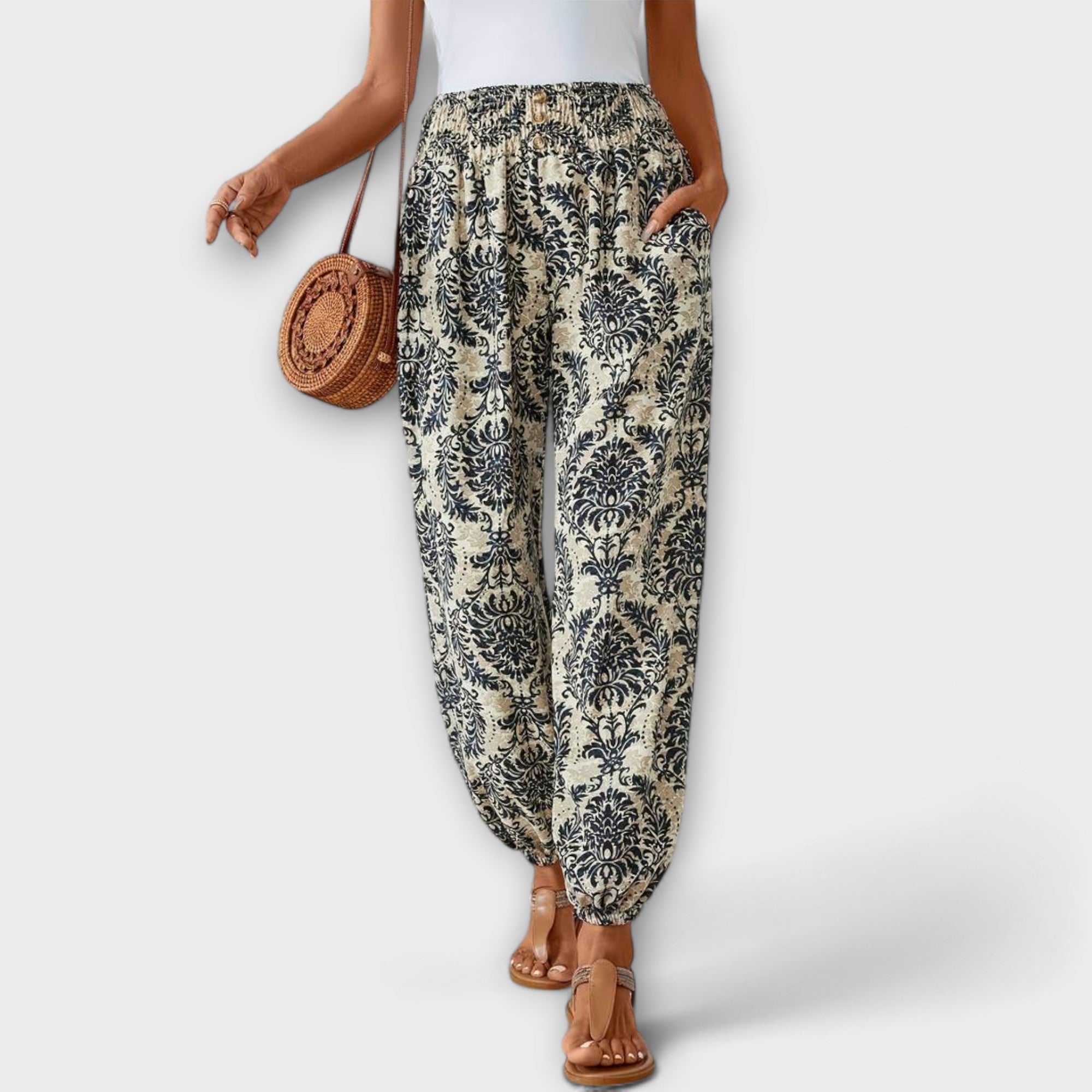 SCARLETT | Pants with ethnic graphic print