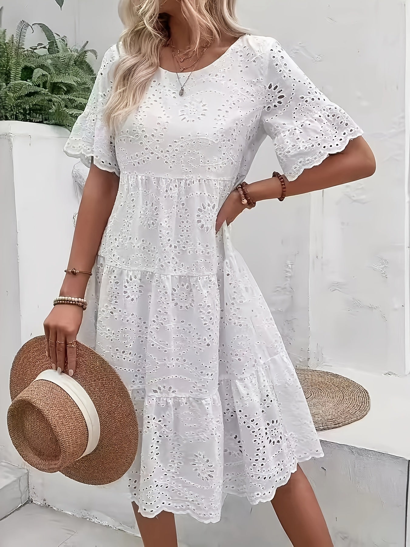 AURORA | Embroidered lace dress with round neck