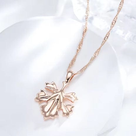 IVY | Rose gold leaf necklace with zirconia