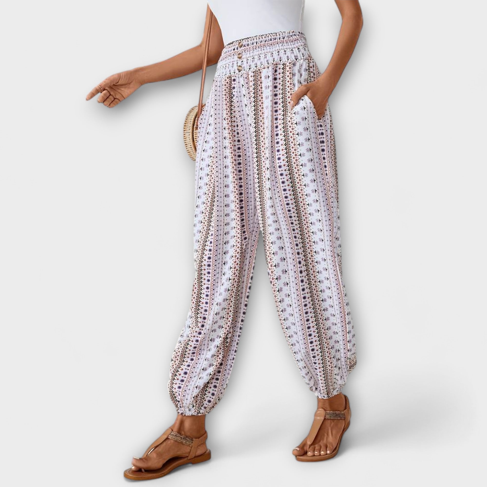 SCARLETT | Pants with ethnic graphic print