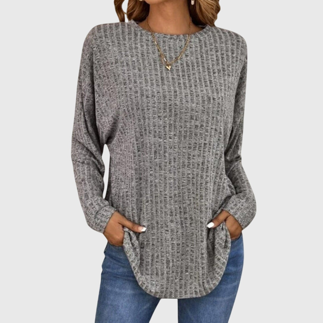 GENESIS | Rounded-neck everyday top with relaxed fit