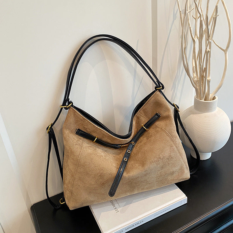 PAULINA | Square crossbody bag in suede