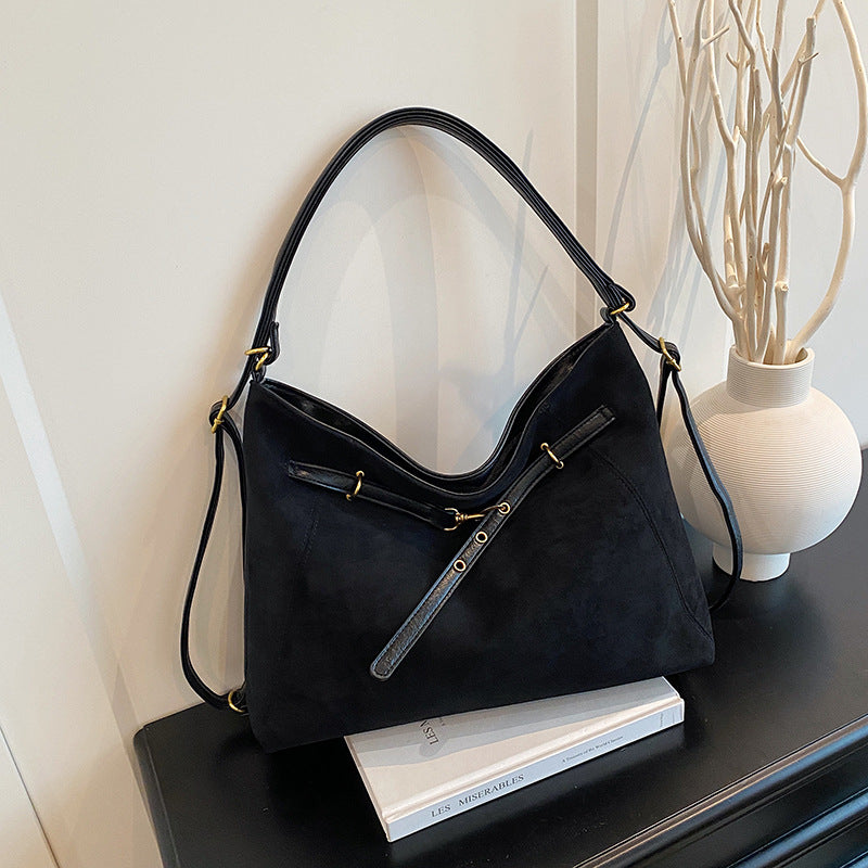 PAULINA | Square crossbody bag in suede
