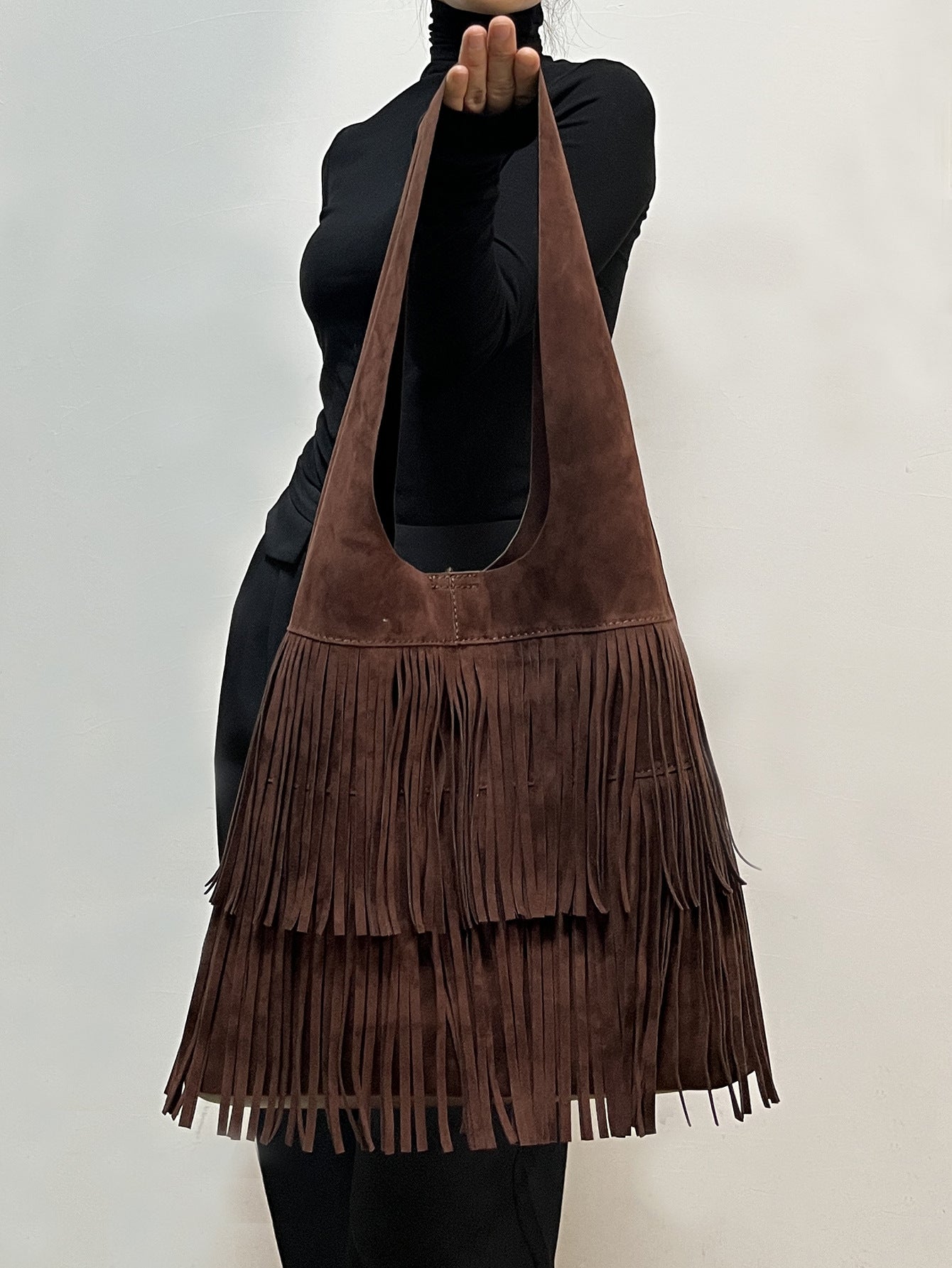 PIA | Large tassel tote bag in soft-touch finish