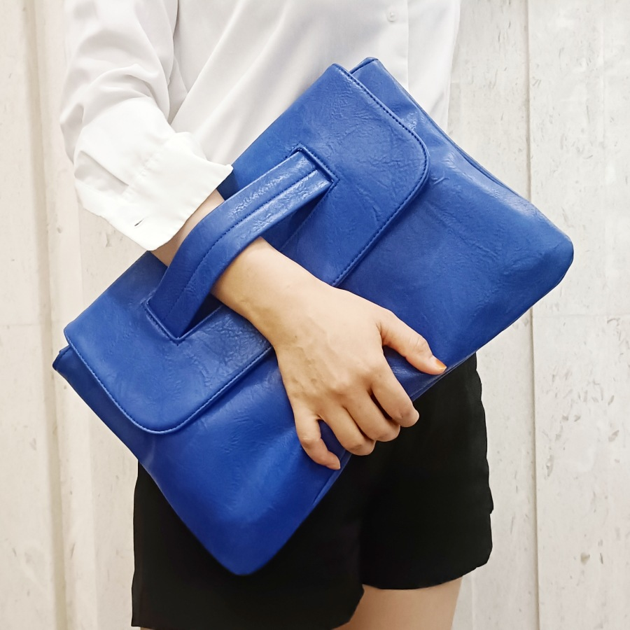SONIA | Square crossbody bag with wide strap