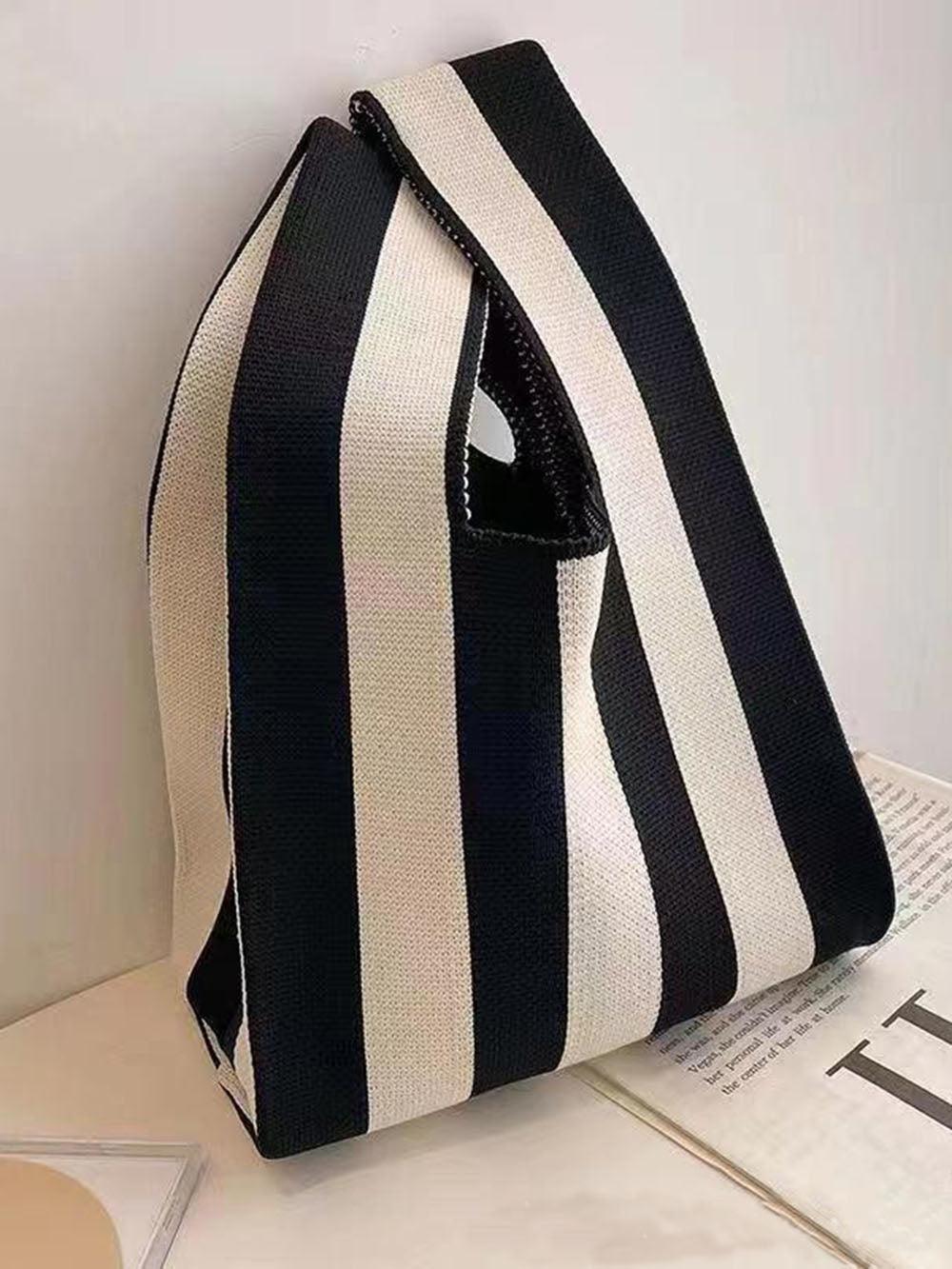 LIA | Bucket bag with structured silhouette