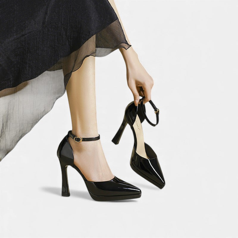EDEN | Polished block-heel pump with ankle strap