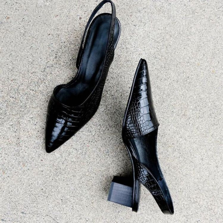 WYNN | Wide-toe heeled shoes with structured finish