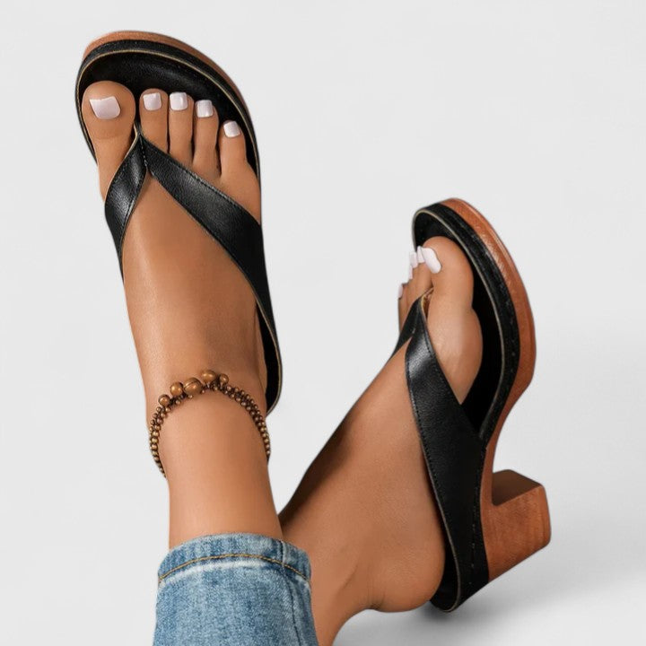 JAZRIELLE | Polished heel with orthopedic support