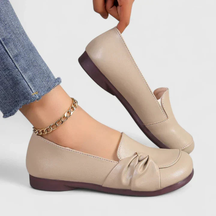 IVA | Elegant shoes with a flattering fitted silhouette