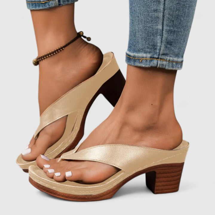 JAZRIELLE | Polished heel with orthopedic support