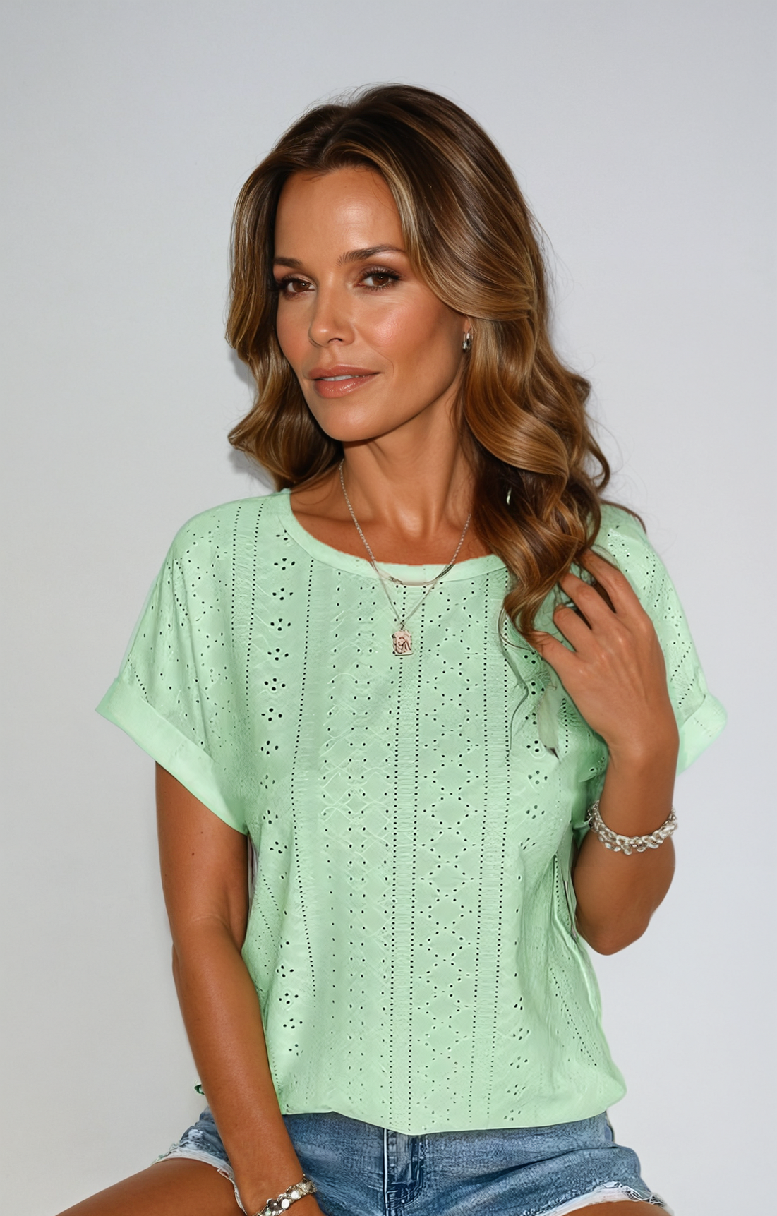 BECKY | Relaxed eyelet top with airy fabric