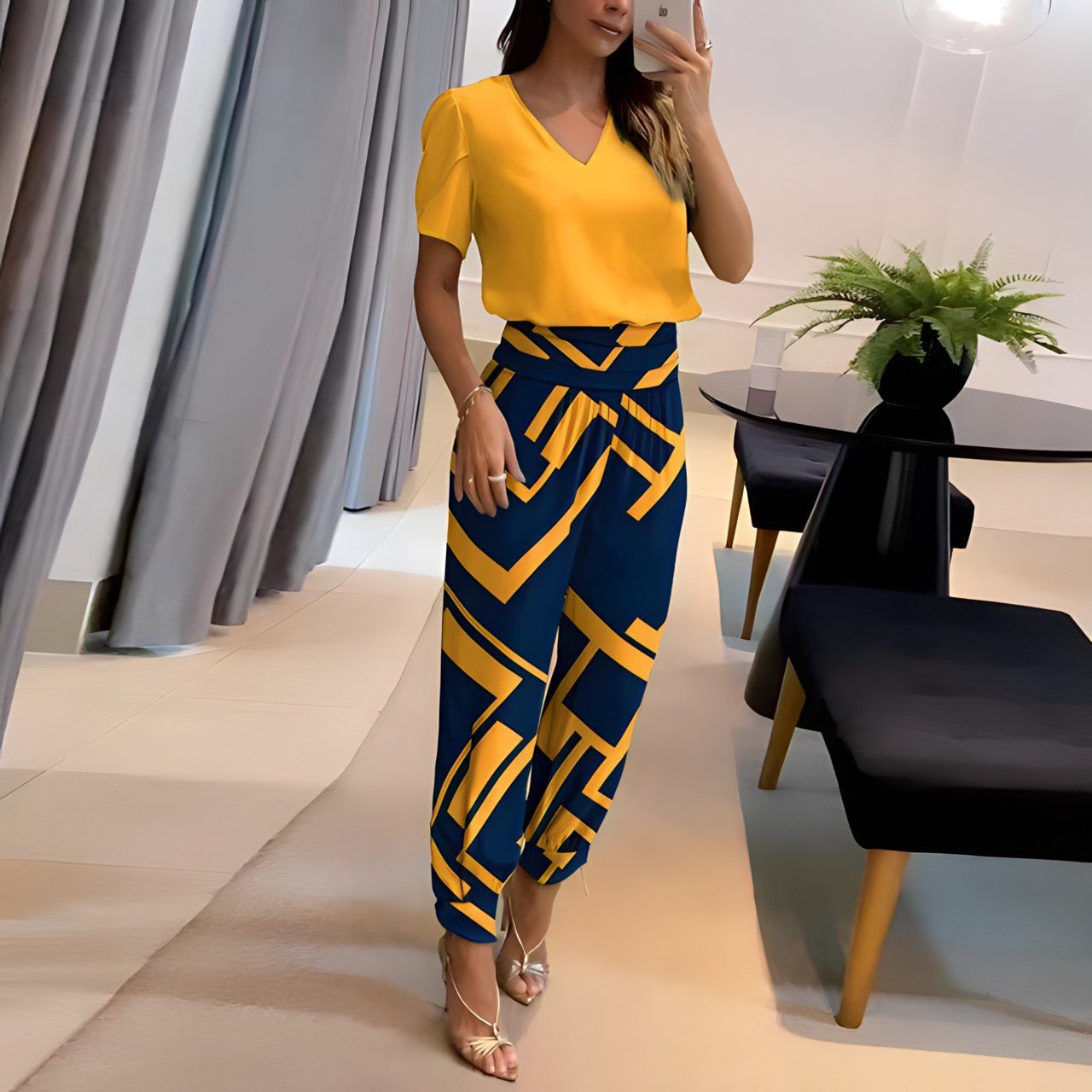 DAPHNE | V-neck blouse and tapered pants set