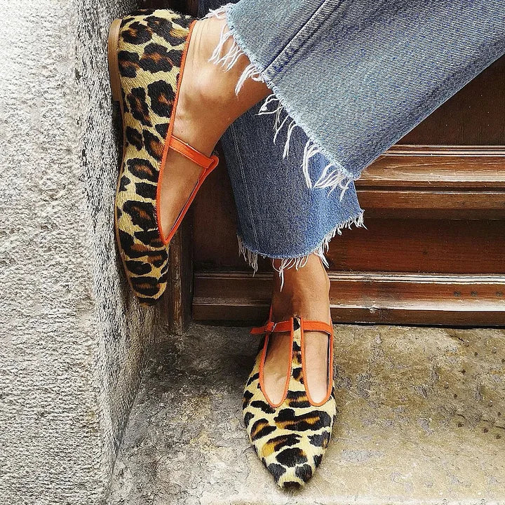 QUINN | Leopard print T-strap flat sandals