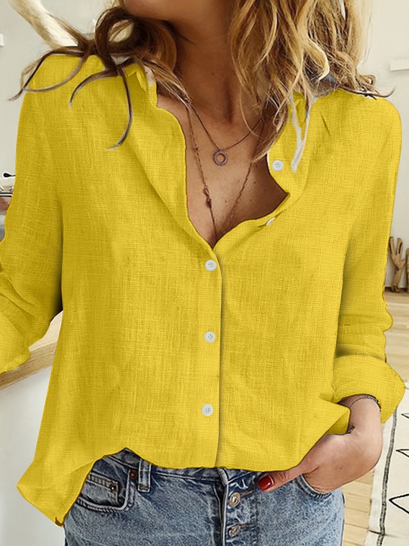 SOLINE | Relaxed linen button-down with rolled sleeves