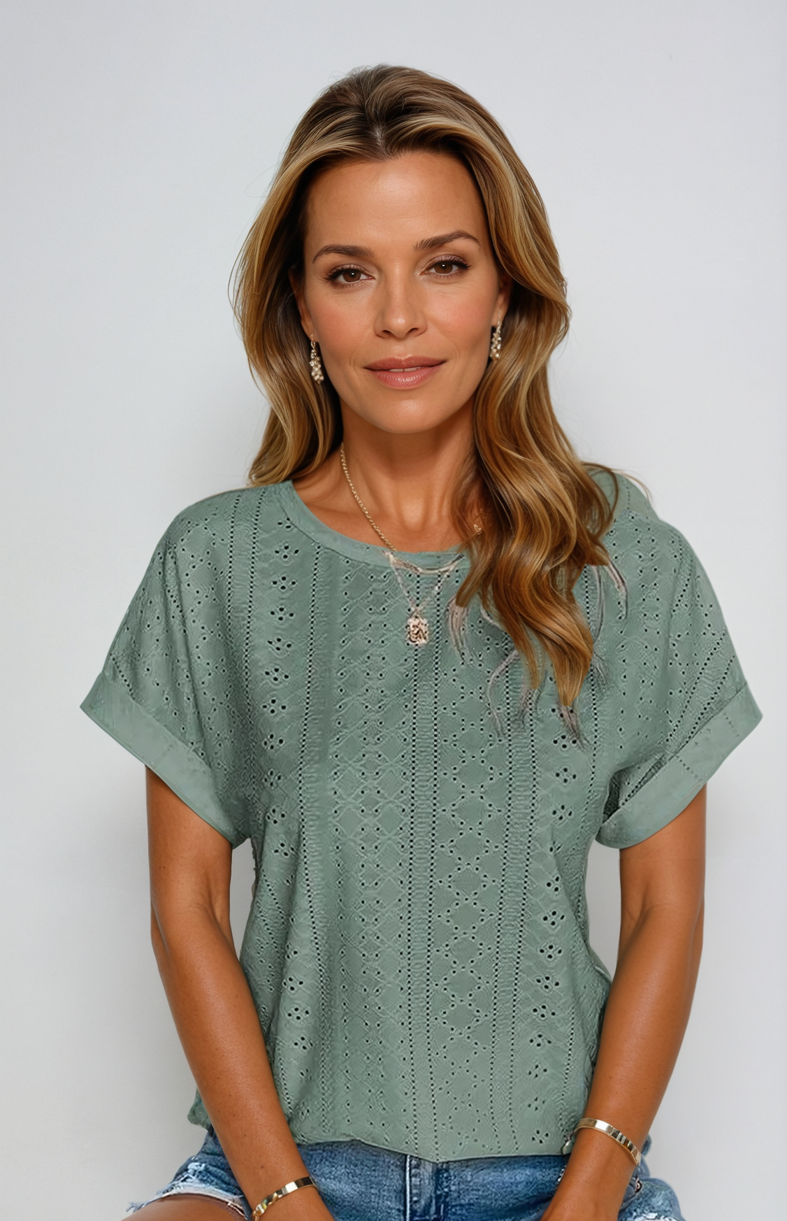 BECKY | Relaxed eyelet top with airy fabric