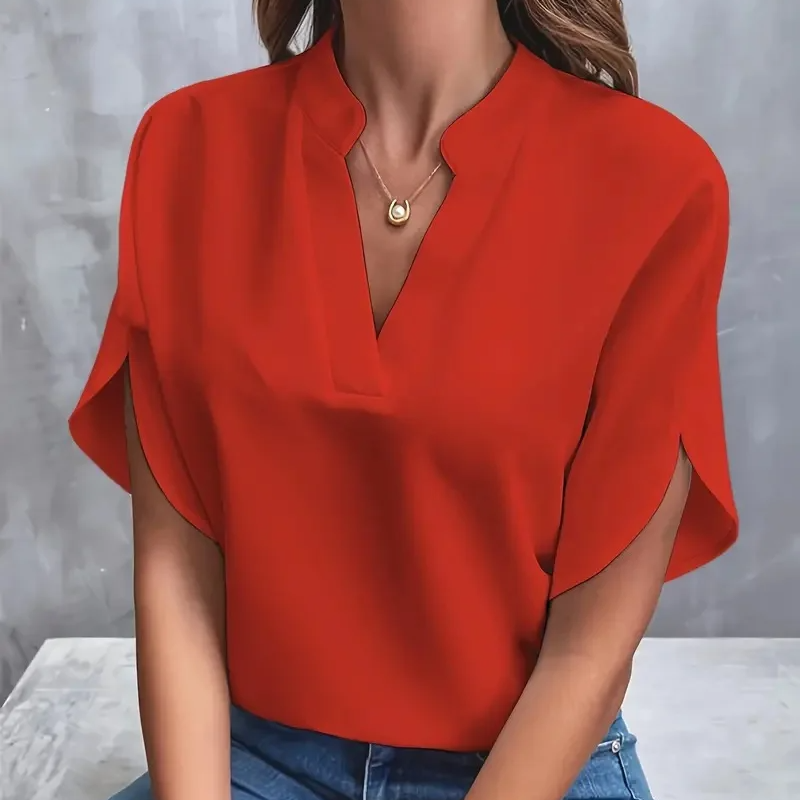 CAROLINE | Classic top with clean neckline