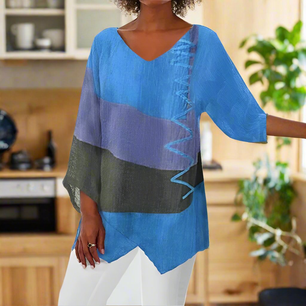 ELI | Crew-neck tri-color shirt with tummy coverage
