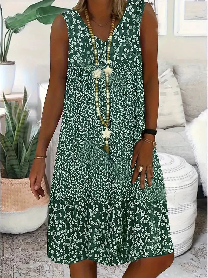 GWEN | Fitted sleeveless dress with clean silhouette