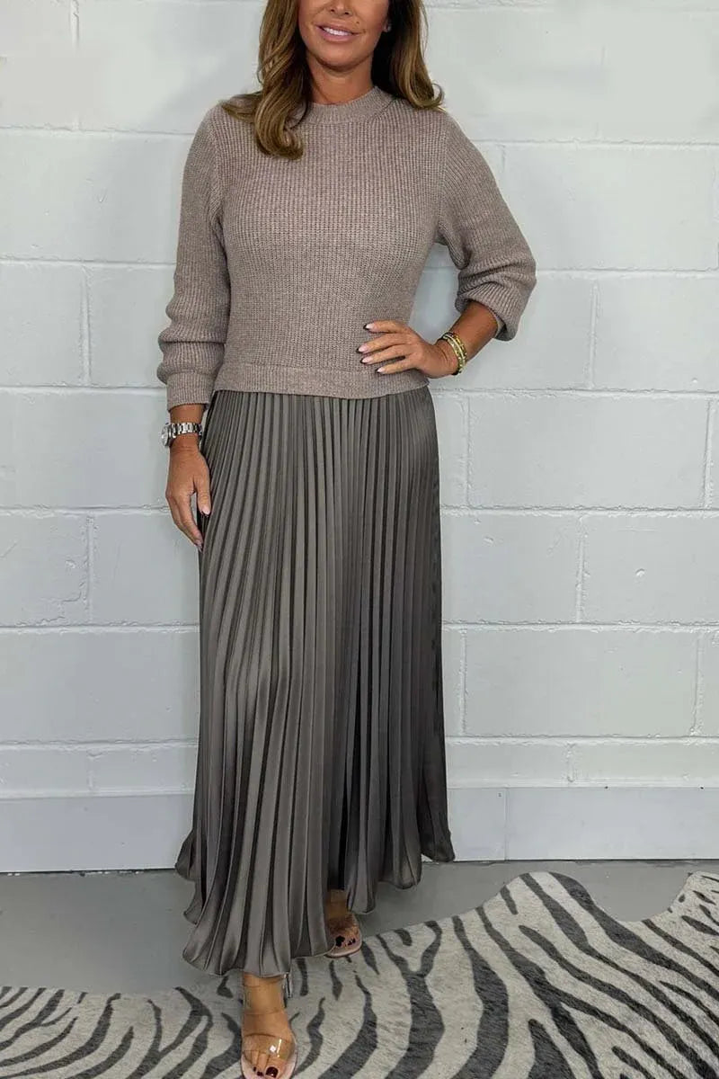 MAELIQ | Maxi dress with long sleeves and pleated hem