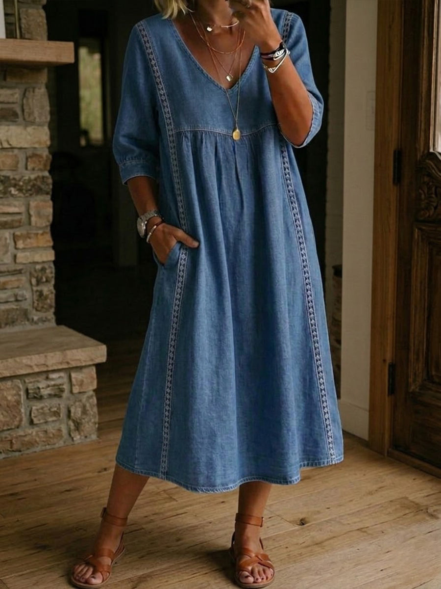 DAISY | Loose-fit dress with lace trim detail