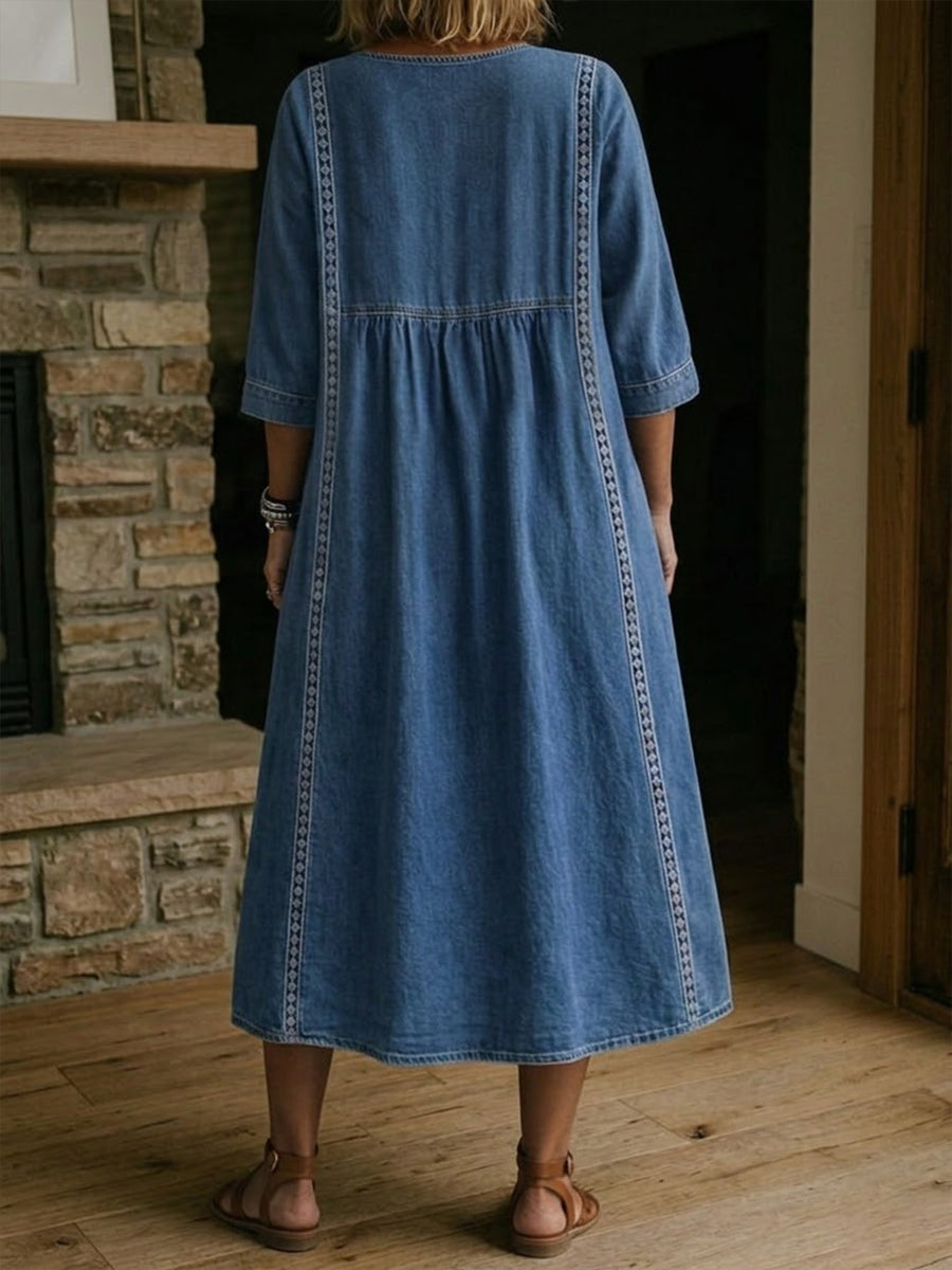 DAISY | Loose-fit dress with lace trim detail