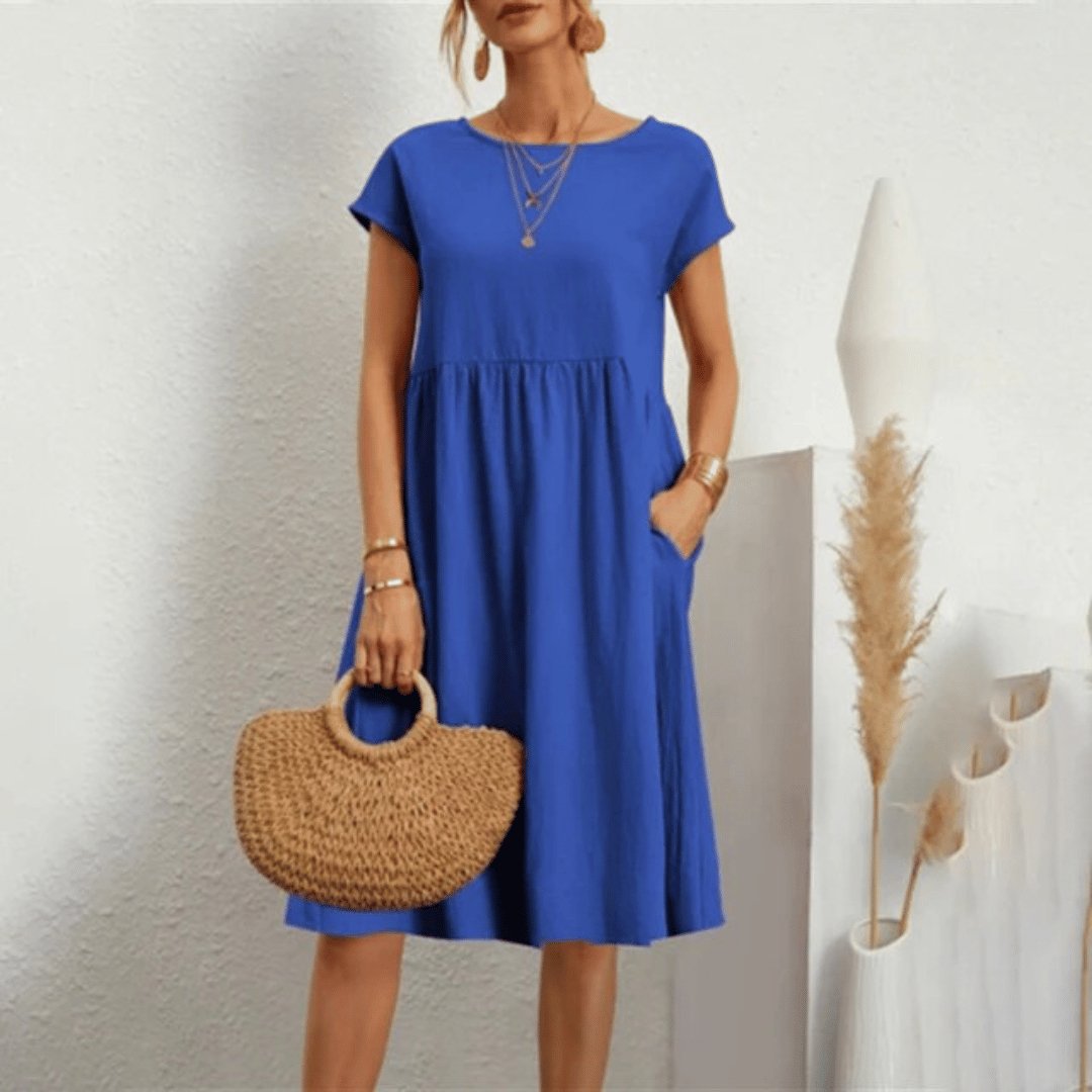 SAVANA | Round-neck midi dress with flattering cut