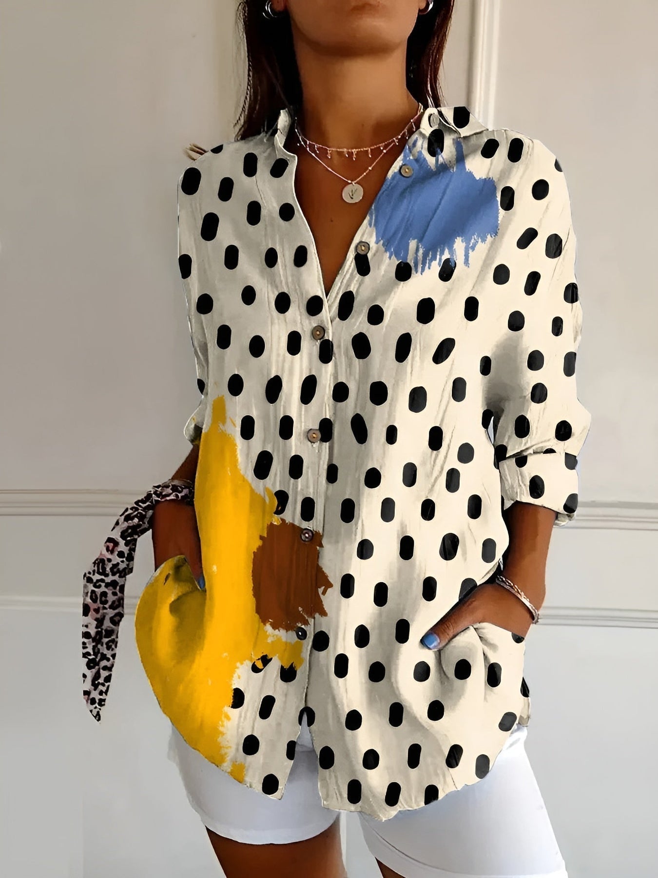BRENDA | Button-front blouse with floral wave print
