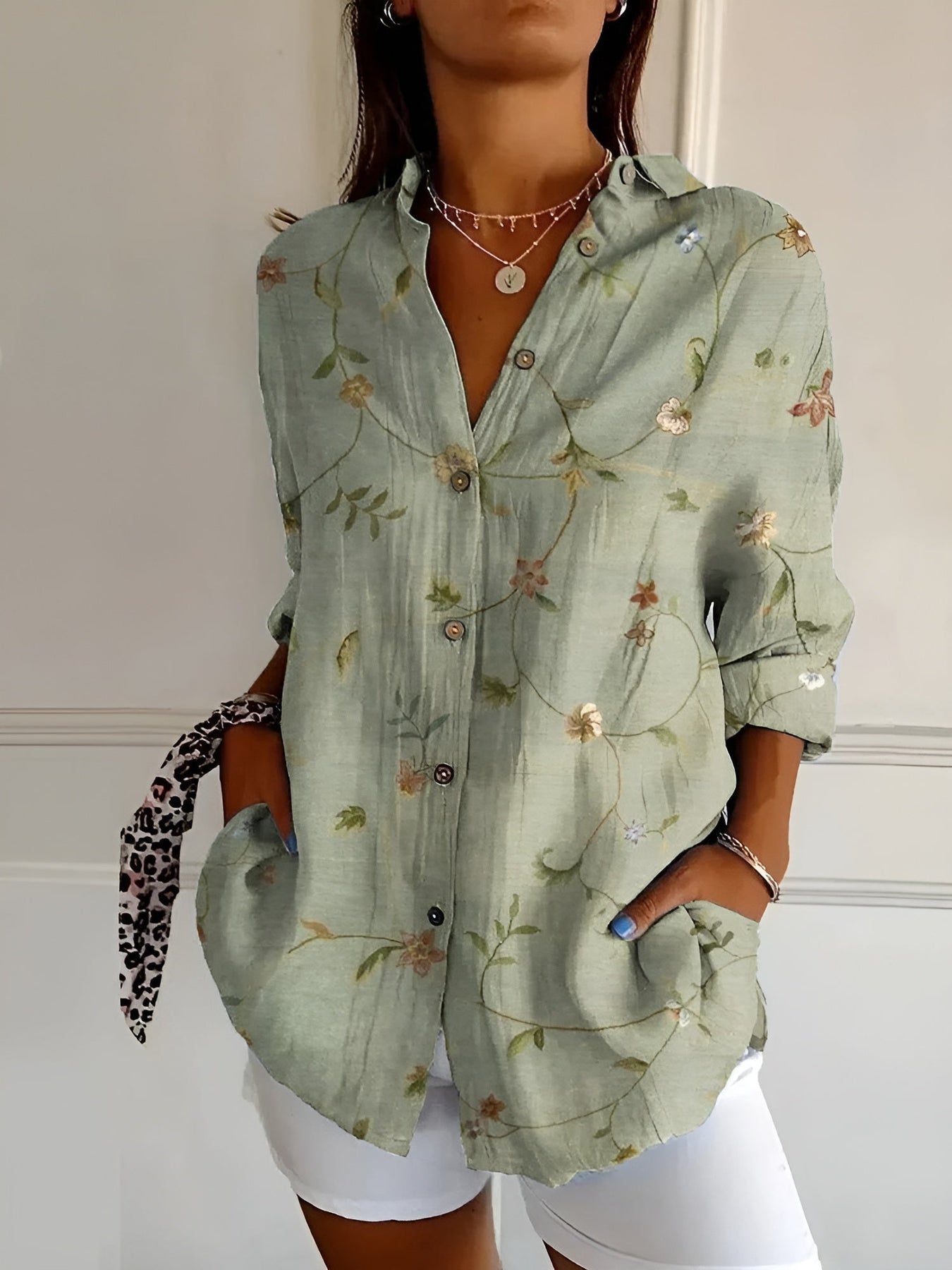 BRENDA | Button-front blouse with floral wave print